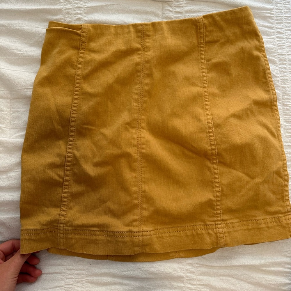 Fitted skirt